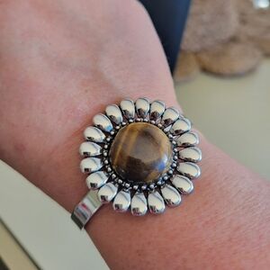 Paparazzi Women's Silver-Tone Daisy Cuff Bracelet with Tiger's Eye Center